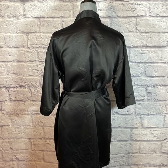 Flora embroidered satin robe - Picture 2 of 7